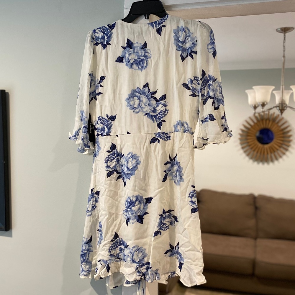 Lulu’s Dresses - Picture 6 of 10